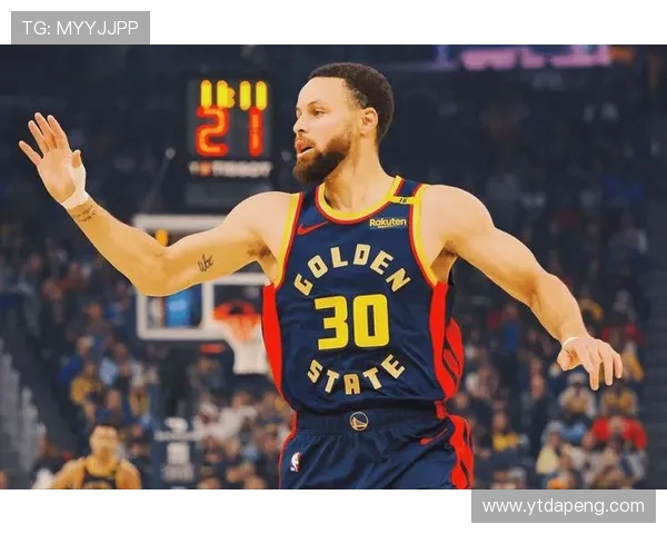 库里37岁依然神勇近三场场均343分助攻5次三分命中率超54